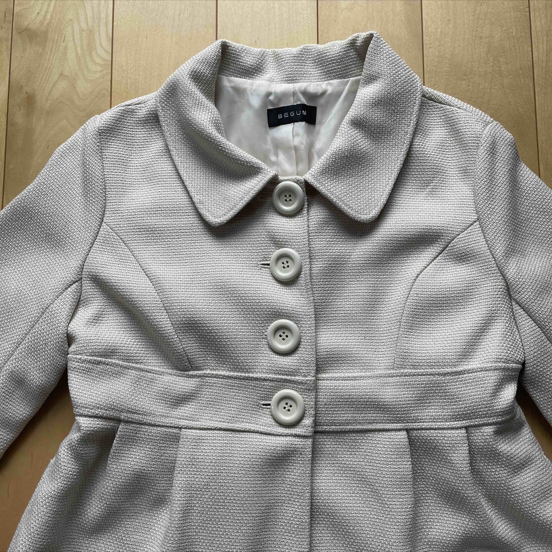 ベージュ　ショート　コート　上着　七分袖 レディースのジャケット/アウター(その他)の商品写真