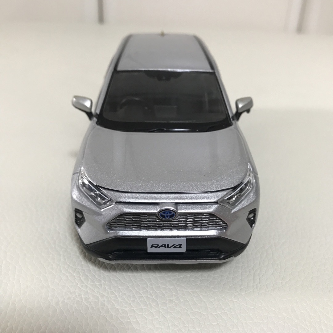 トヨタ(トヨタ)のトヨタ　RAV4　ミニカー エンタメ/ホビーのおもちゃ/ぬいぐるみ(ミニカー)の商品写真