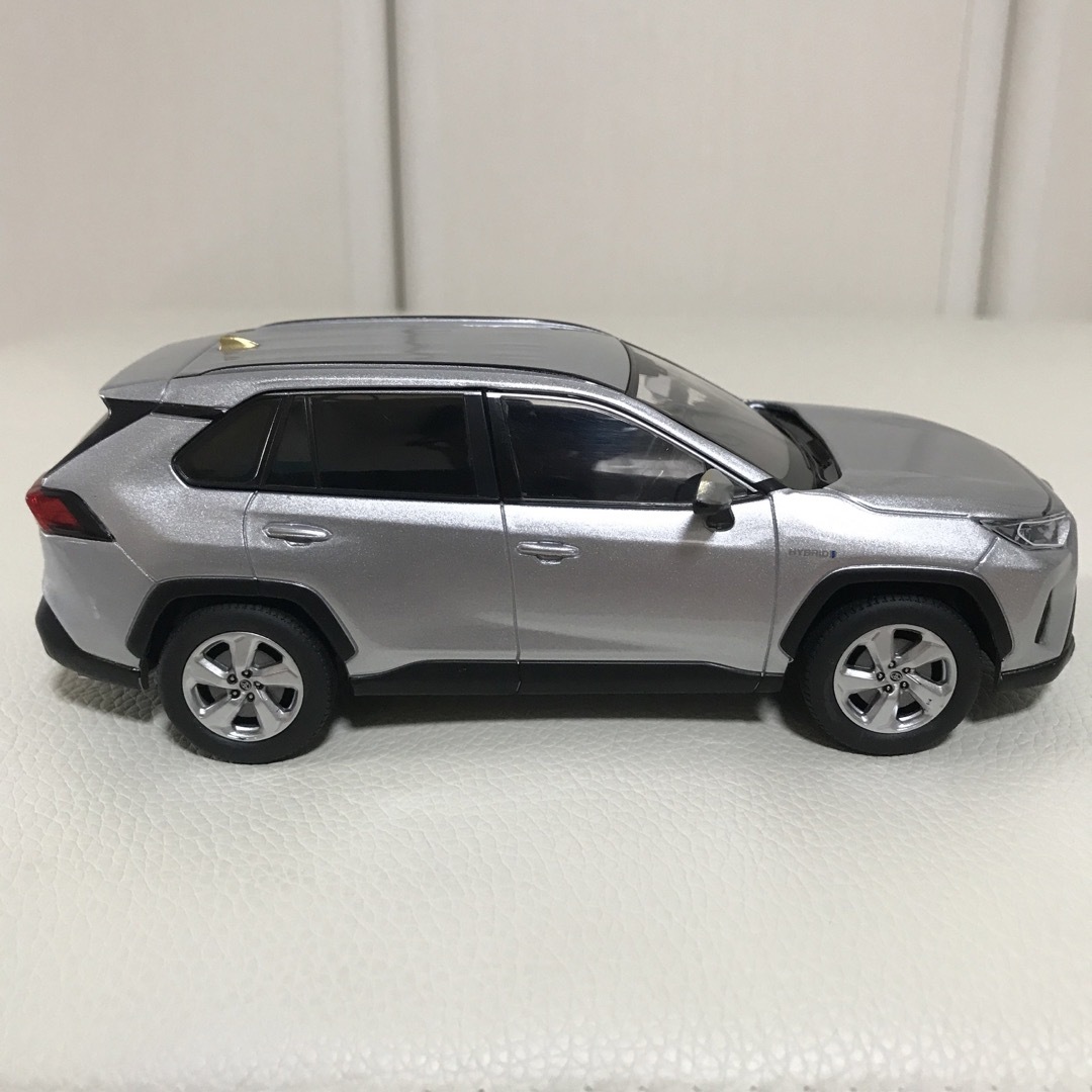 トヨタ(トヨタ)のトヨタ　RAV4　ミニカー エンタメ/ホビーのおもちゃ/ぬいぐるみ(ミニカー)の商品写真