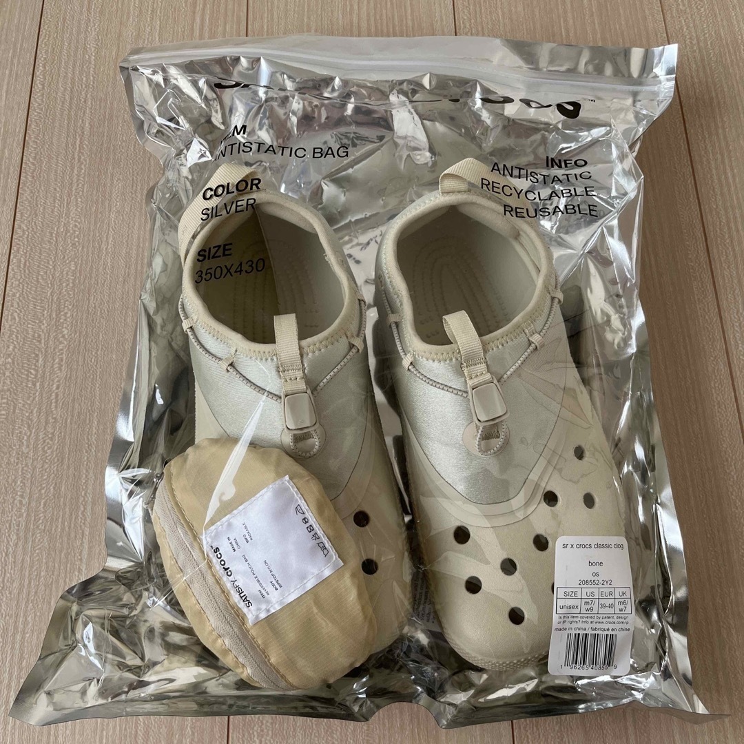 crocs(クロックス)のSATISFY crocs メンズの靴/シューズ(サンダル)の商品写真