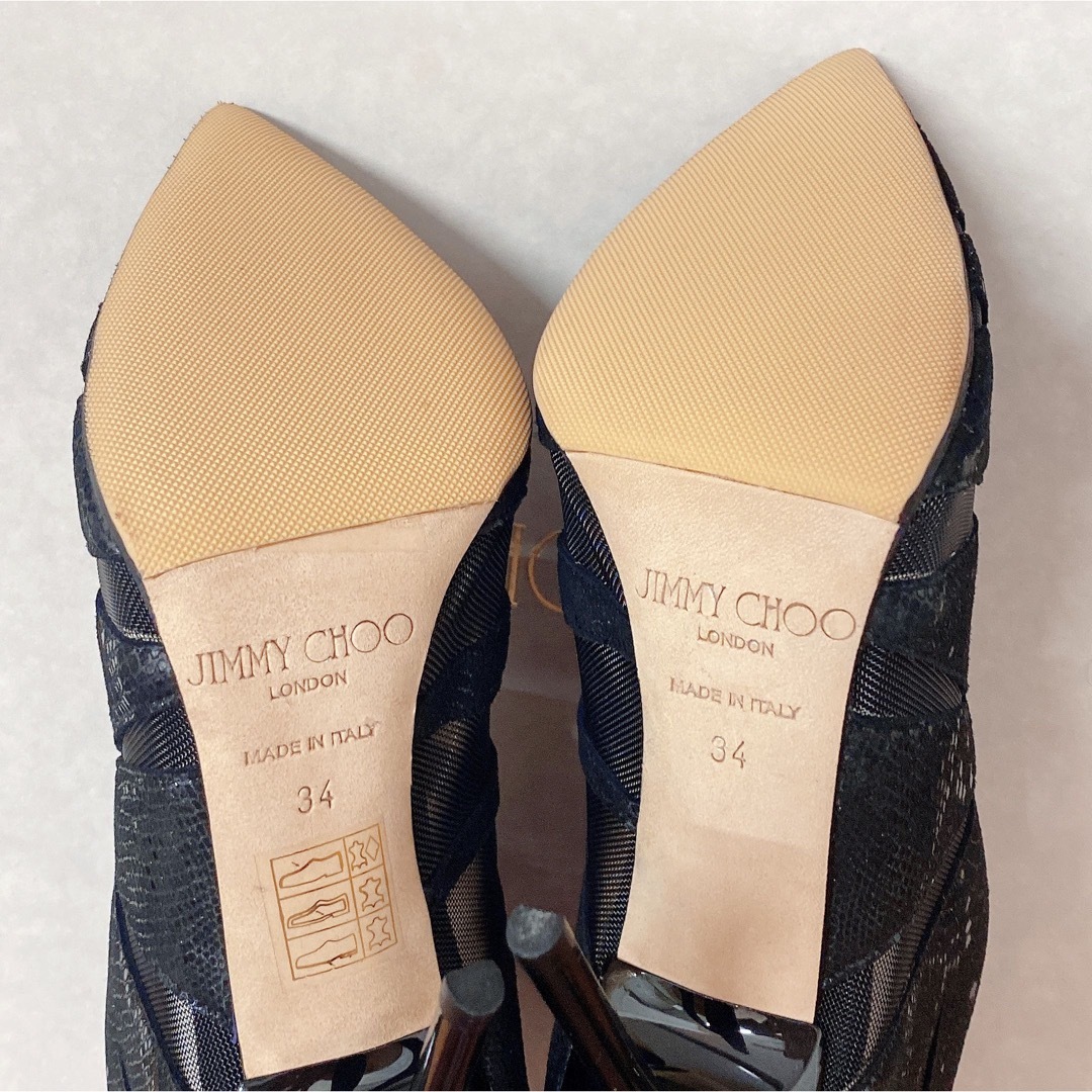 JIMMY CHOO(ジミーチュウ)のJIMMY CHOO ジミーチュウ　スエード　スウェード　黒　ブーティー レディースの靴/シューズ(ブーツ)の商品写真