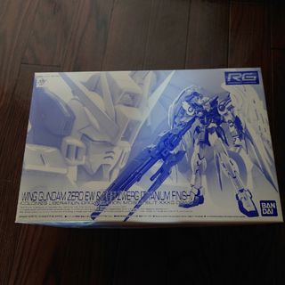 リアルグレード(Real Grade（BANDAI）)のRGウイングガンダムゼロEW版+ドライツバークセット「チタニウムフィニッシュ」(模型/プラモデル)