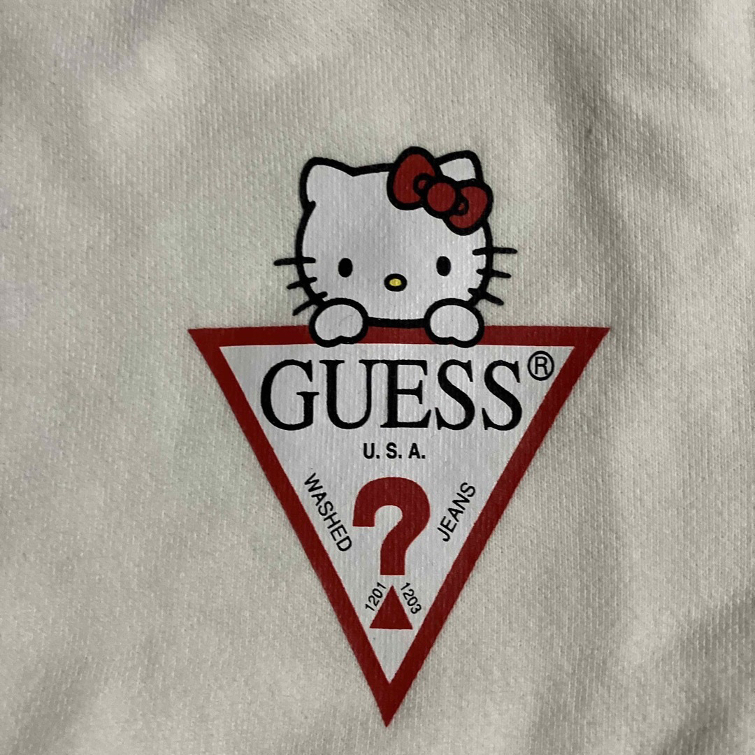 GUESS(ゲス)のハローキティ  ゲス　コラボ　トレーナー レディースのトップス(トレーナー/スウェット)の商品写真