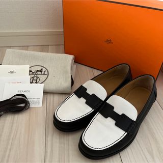 エルメス(Hermes)のエルメス レディース ケネディ モカシン ローファー 36.5 白黒(ローファー/革靴)