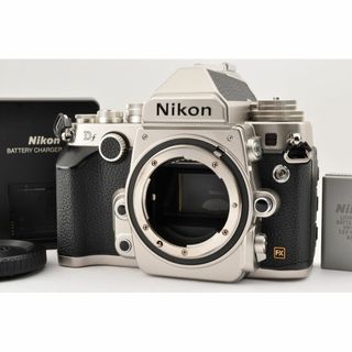 ニコン(Nikon)のNikon Df シルバー シャッター数：1054　超美品　送料無料　#EI19(デジタル一眼)