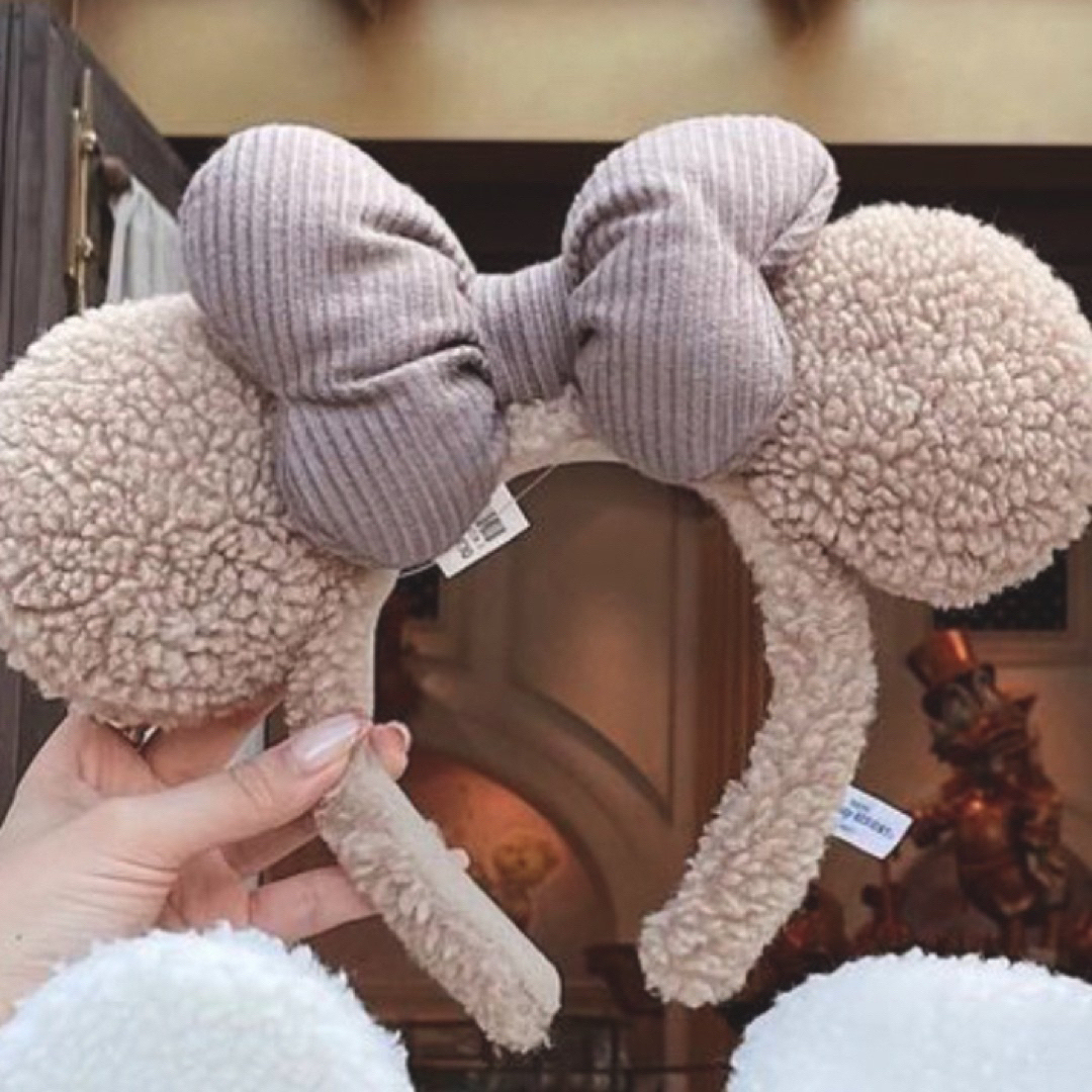 Disney(ディズニー)のDisney✨モコモコカチューシャ🤍ブラウン / 早い者勝ち‼️ レディースのヘアアクセサリー(カチューシャ)の商品写真