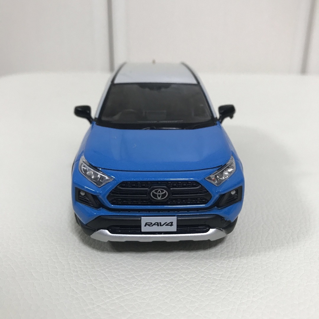 トヨタ(トヨタ)のトヨタ　RAV4 アドベンチャー　ミニカー エンタメ/ホビーのおもちゃ/ぬいぐるみ(ミニカー)の商品写真