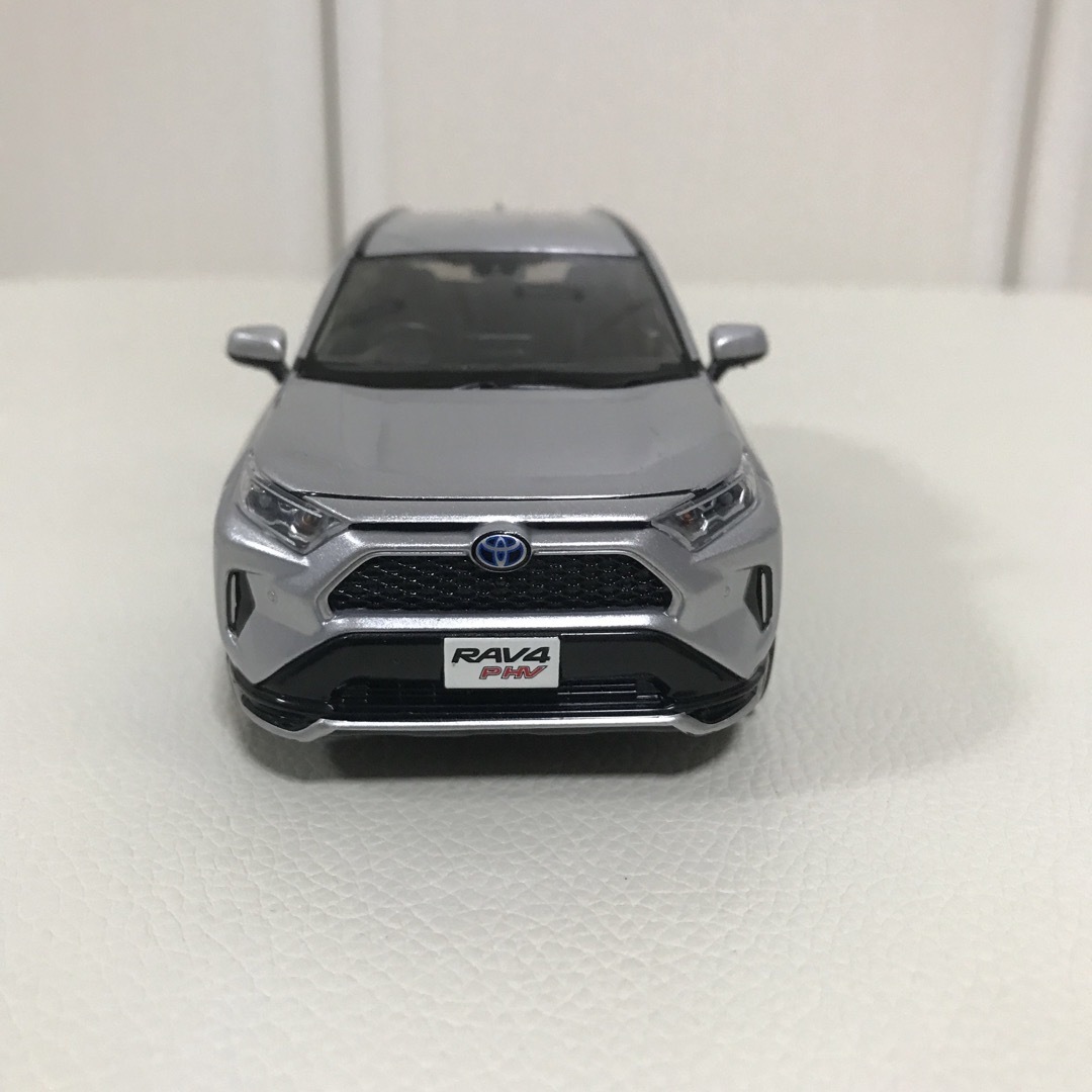 トヨタ(トヨタ)のトヨタ　RAV4 PHV   ミニカー エンタメ/ホビーのおもちゃ/ぬいぐるみ(ミニカー)の商品写真