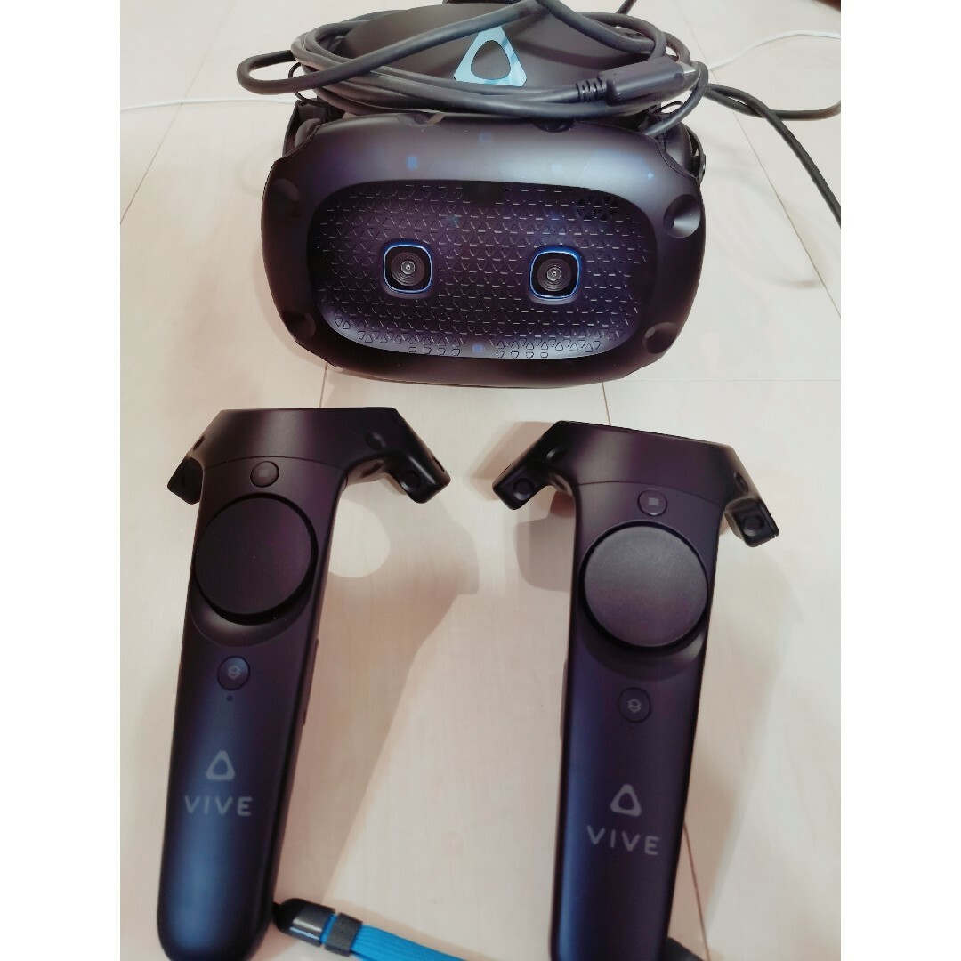 PC/タブレット【ほぼ新品】VIVE cosmos elite 【HMD、コントローラー】