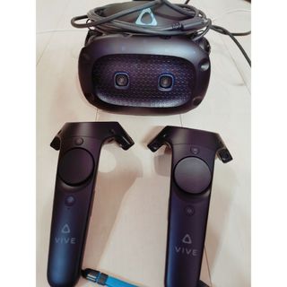 ハリウッドトレーディングカンパニー(HTC)の【ほぼ新品】VIVE cosmos elite 【HMD、コントローラー】(PC周辺機器)