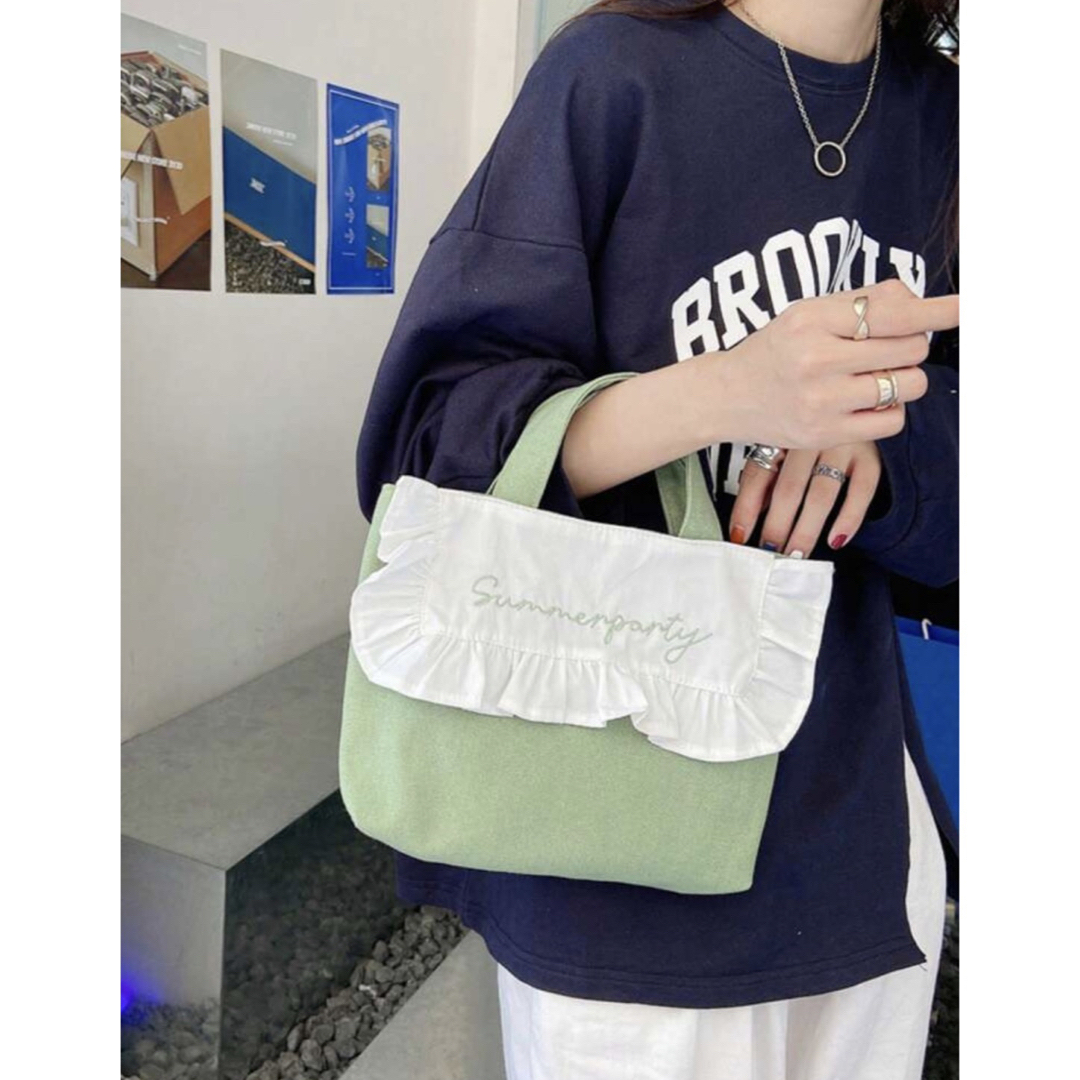 フリル ハンドバッグ 緑色 グリーン レディースのバッグ(ハンドバッグ)の商品写真