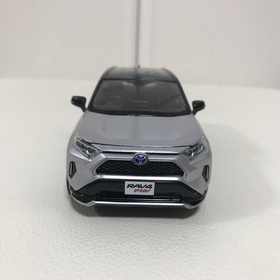 トヨタ(トヨタ)のトヨタ　RAV4 PHV   ミニカー エンタメ/ホビーのおもちゃ/ぬいぐるみ(ミニカー)の商品写真