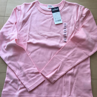 ユニクロ(UNIQLO)の新品 ユニクロ ピンクの長袖Tシャツ(Tシャツ/カットソー)