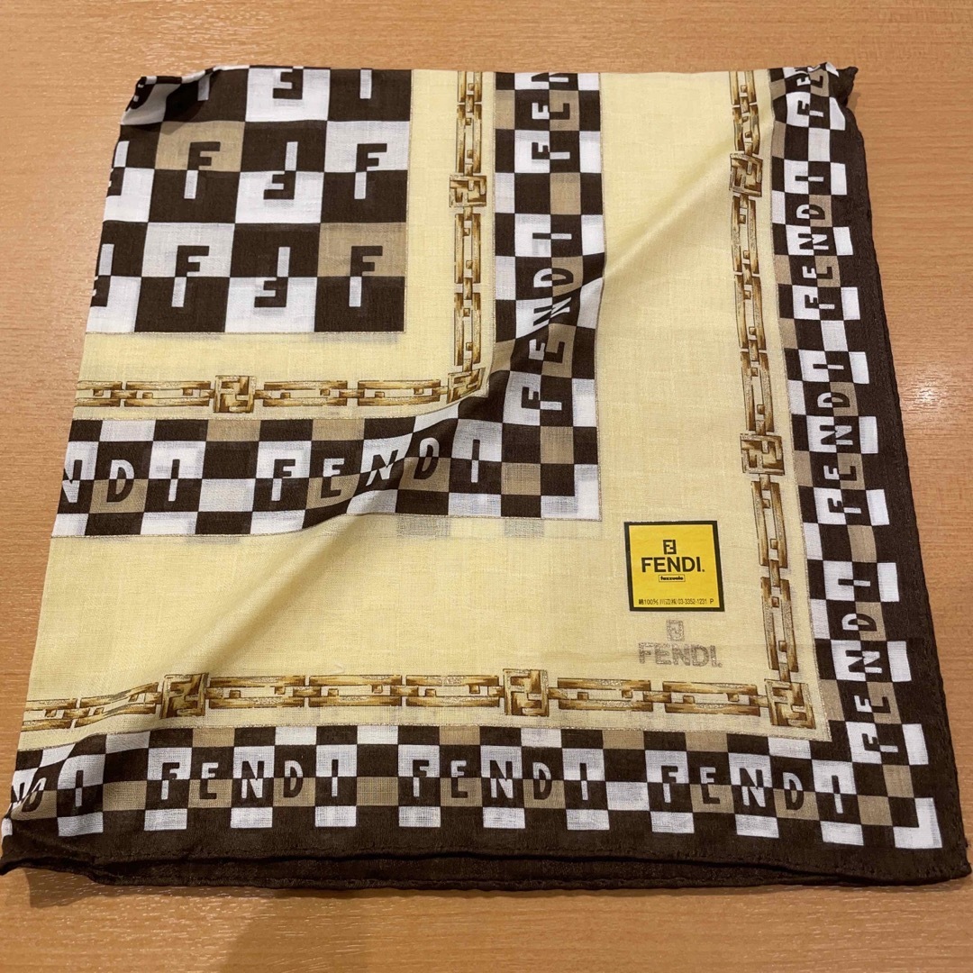 FENDI - FENDIハンカチイエローの通販 by COCO's shop FENDI - FENDIハンカチイエローの通販 by COCO's shop