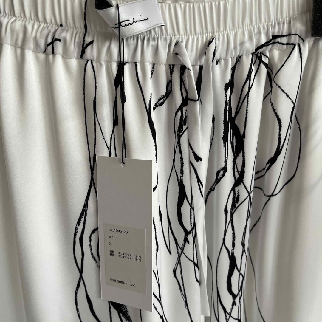 STUDIOUS(ステュディオス)のLautashi printed easy pants（White） レディースのパンツ(その他)の商品写真