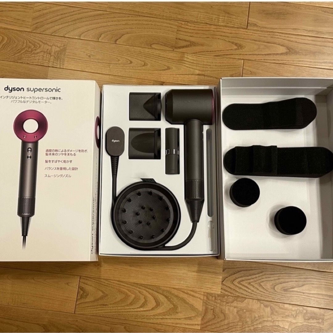 メール便不可】 【ジャンク品】ダイソンヘアドライヤー ツール、ケース メール便不可】 【ジャンク品】ダイソンヘアドライヤー ツール、ケース