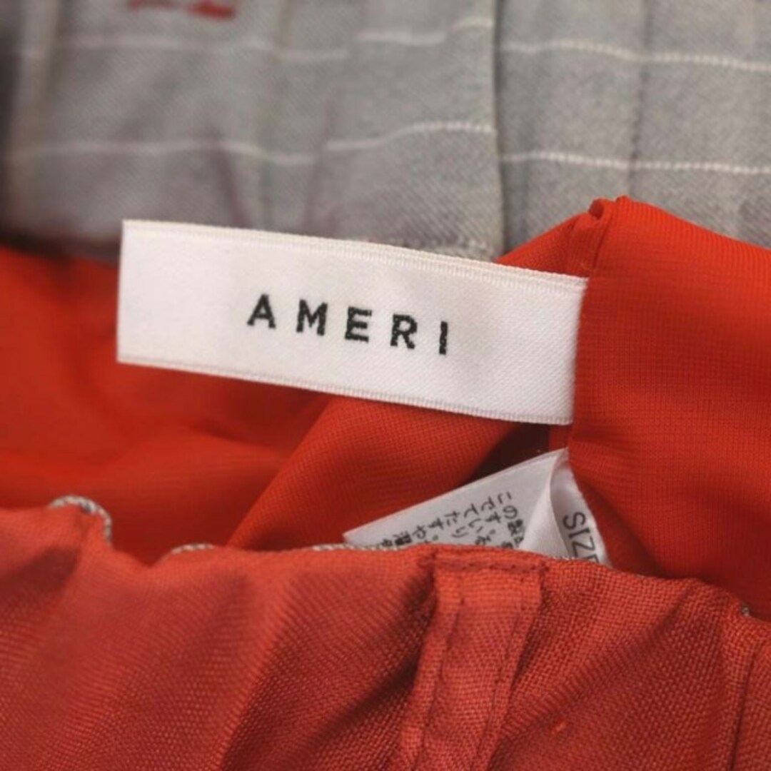 Ameri VINTAGE(アメリヴィンテージ)のアメリヴィンテージ テーパードパンツ スラックス センターシーム S 赤 レッド レディースのパンツ(その他)の商品写真