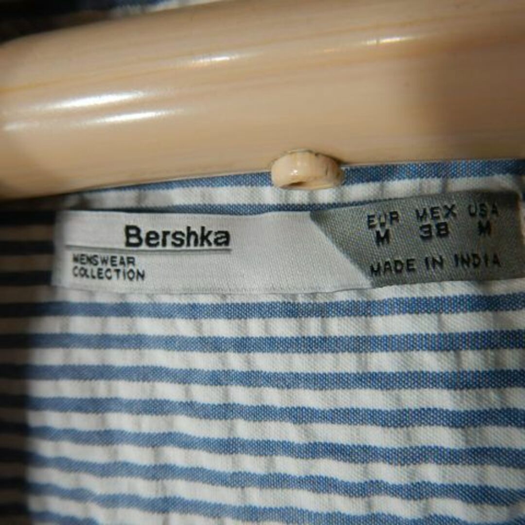 Bershka(ベルシュカ)のo7035　ベルシュカ　半袖　ストライプ　シアサッカー　デザイン　シャツ メンズのトップス(シャツ)の商品写真