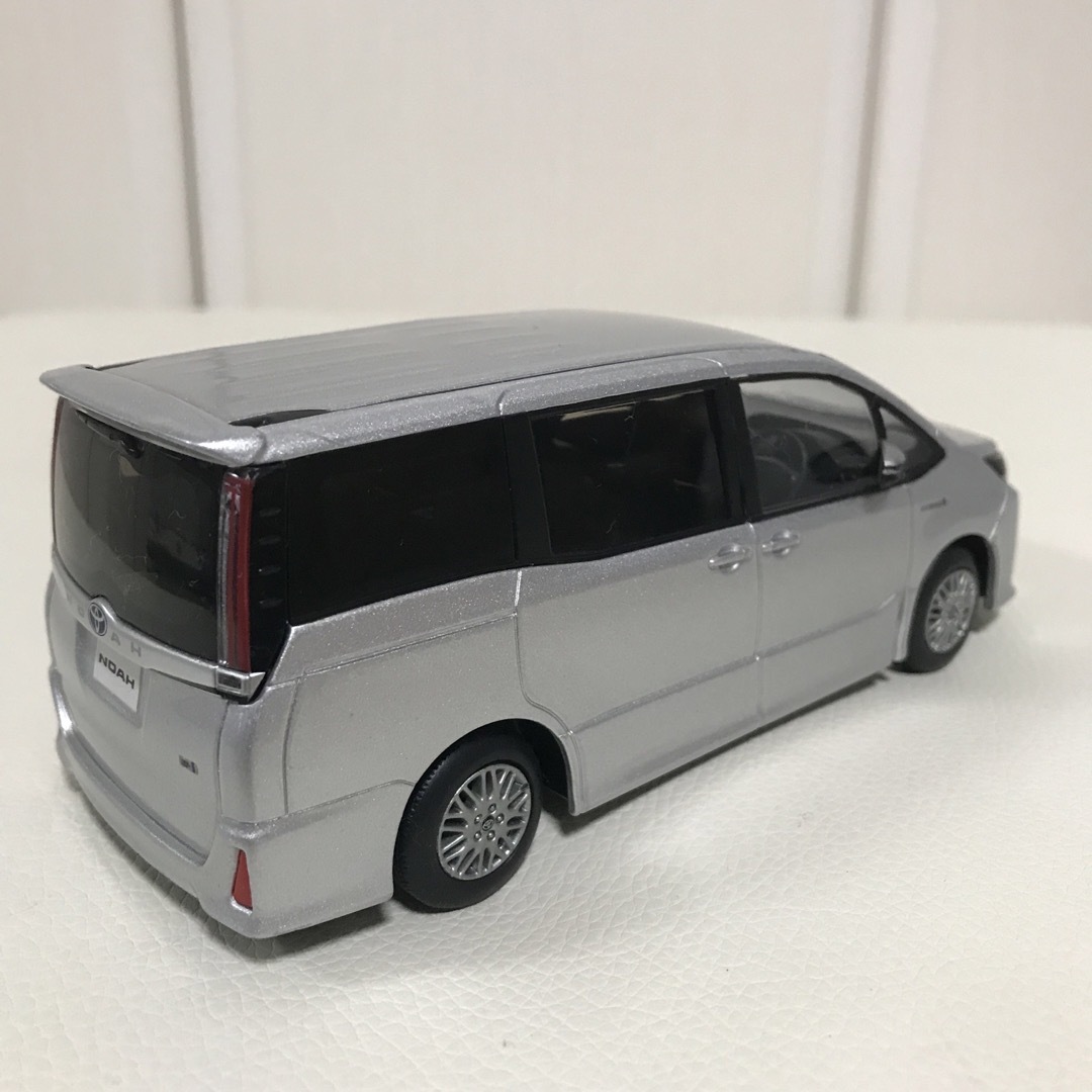 トヨタ(トヨタ)のトヨタ　ノア　ミニカー エンタメ/ホビーのおもちゃ/ぬいぐるみ(ミニカー)の商品写真