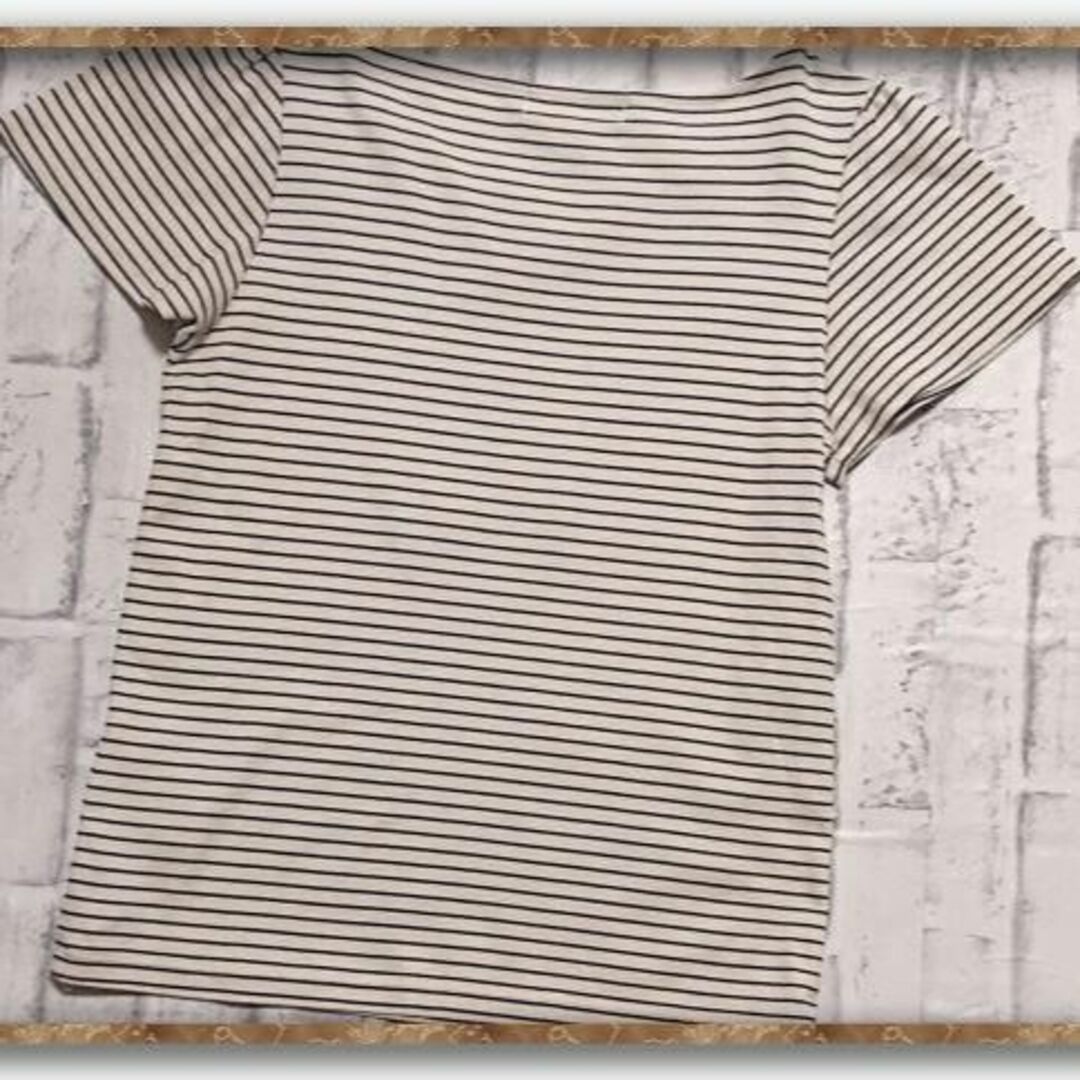 Couture Brooch(クチュールブローチ)のクチュールブローチ　ラインストーン付きボーダーカットソー　オフホワイト×紺 レディースのトップス(カットソー(半袖/袖なし))の商品写真