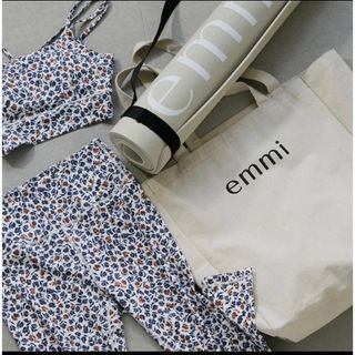 エミ(emmi)のemmi yoga WELLNESS YOGA マット＆ベルト(ヨガ)