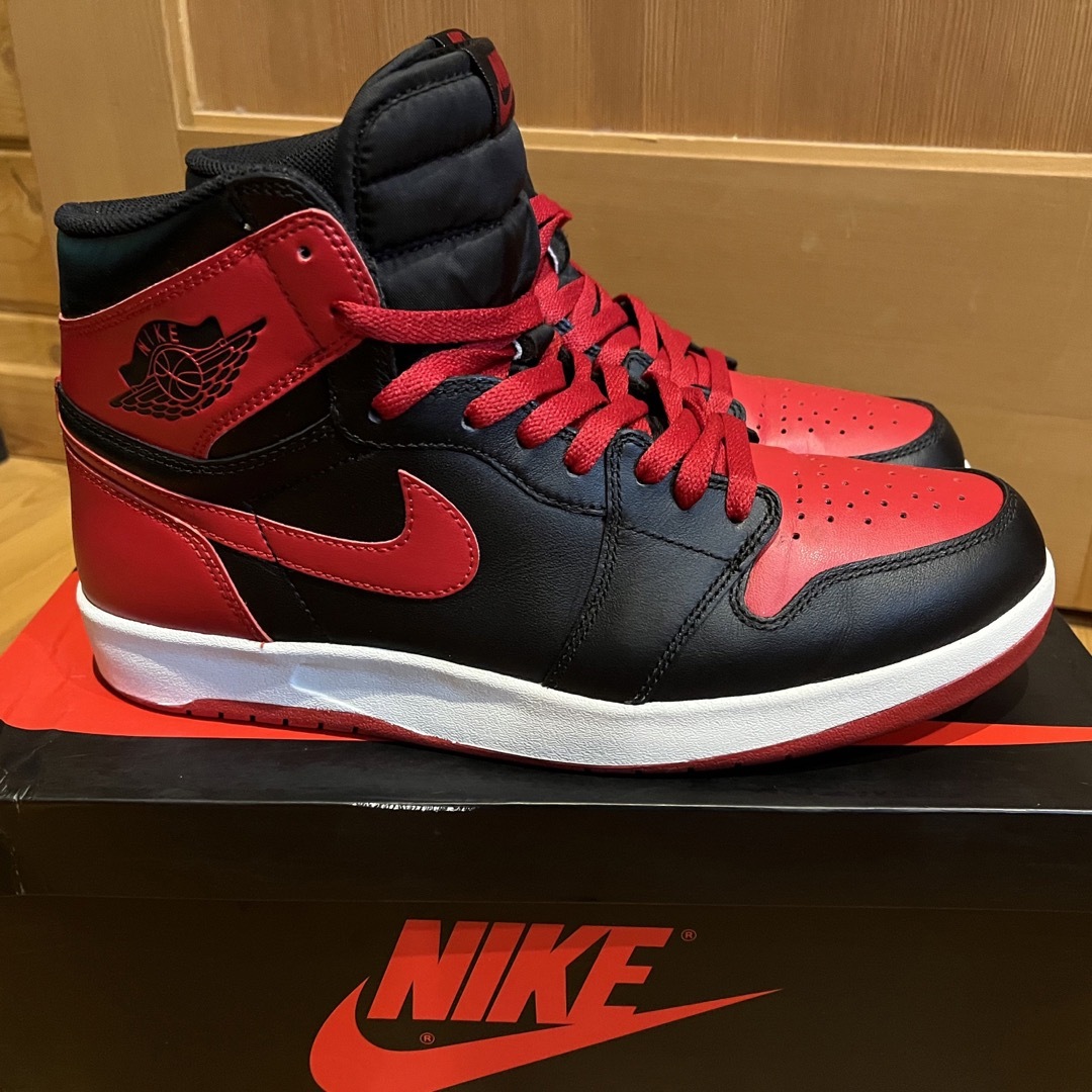 NIKE(ナイキ)のAIR JORDAN 1 HIGH THE RETURN ブラックレッド28㎝ メンズの靴/シューズ(スニーカー)の商品写真