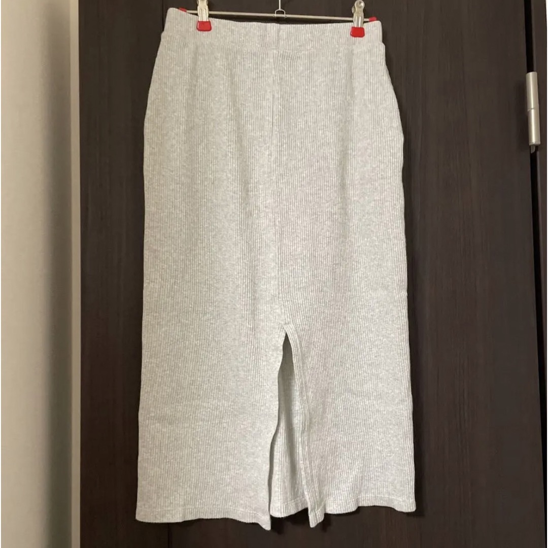 UNIQLO(ユニクロ)の送料込❗️ユニクロ　UNIQLOリブタイトスカート　ファストファッション レディースのスカート(ひざ丈スカート)の商品写真