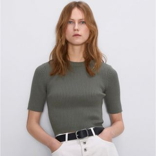 ザラ(ZARA)のZARA クロップド丈 リブニットセーター S 半袖 新品(ニット/セーター)