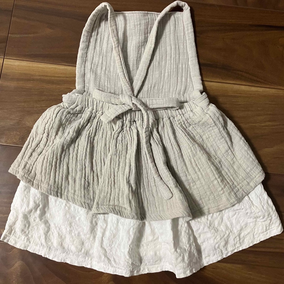 ガーゼ　エプロンワンピース　90〜110 キッズ/ベビー/マタニティのキッズ服女の子用(90cm~)(ワンピース)の商品写真