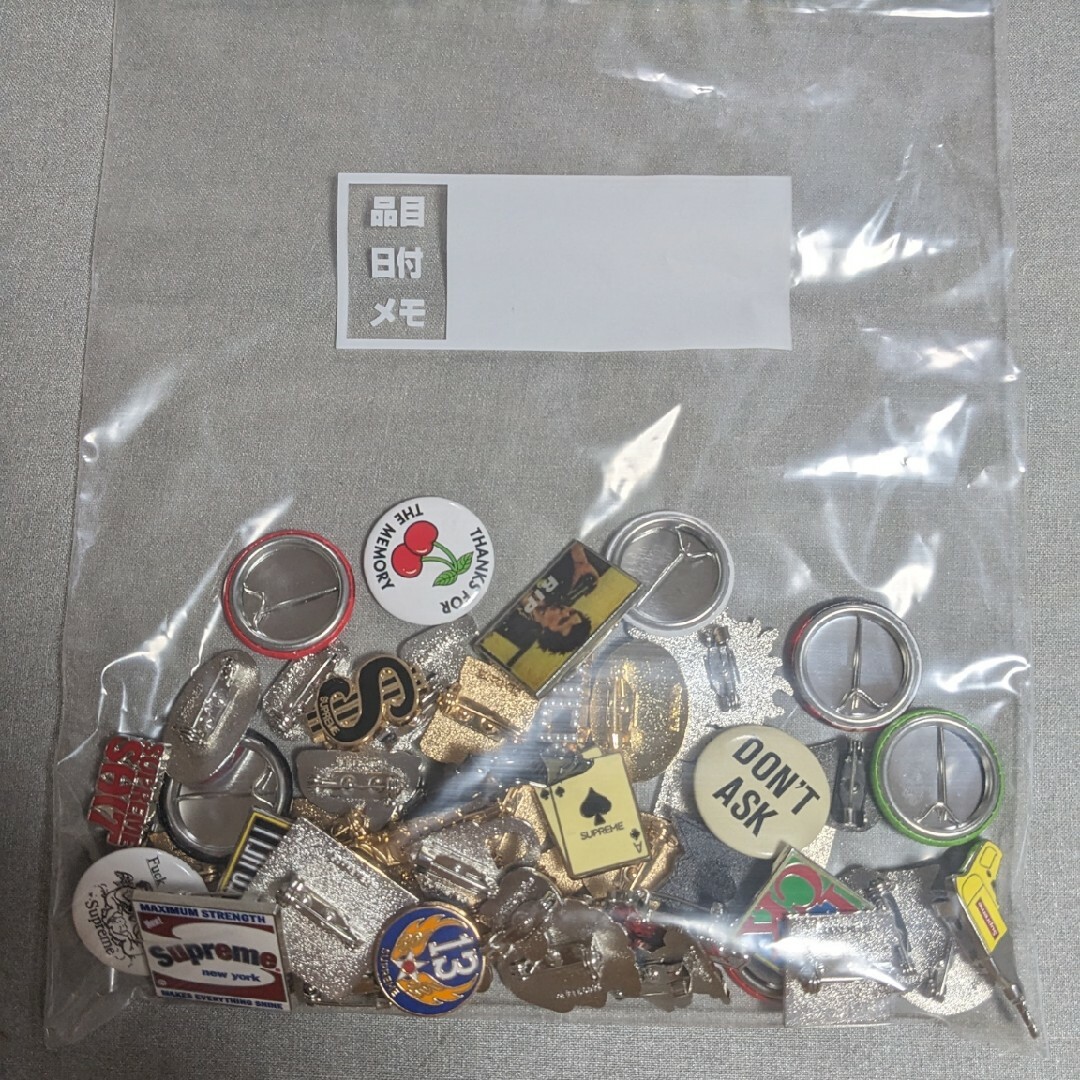 Supreme - シュプリーム supreme ピンバッジ バラ売りの通販 by Supreme - シュプリーム supreme ピンバッジ バラ売りの通販 by