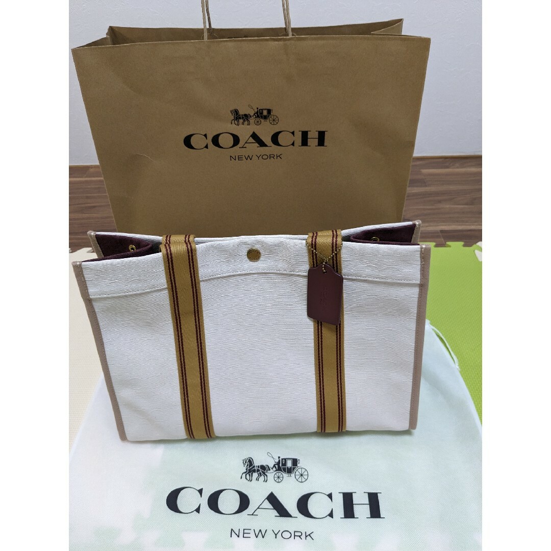 【新品未使用】Coachスピントート42シグネチャージャカード〜最終！残1個！