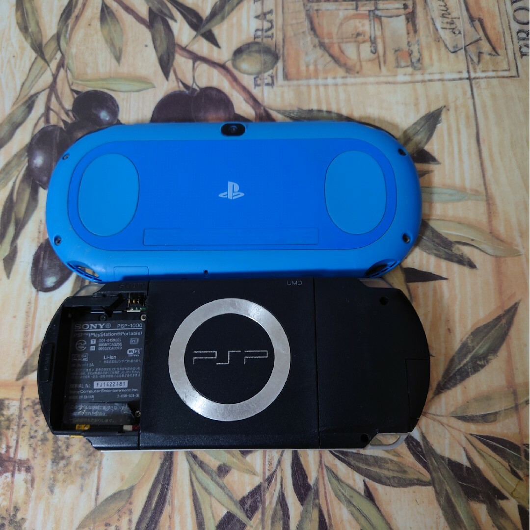 SONY PS Vita  PCH-2000   ジャンク品   2台セット