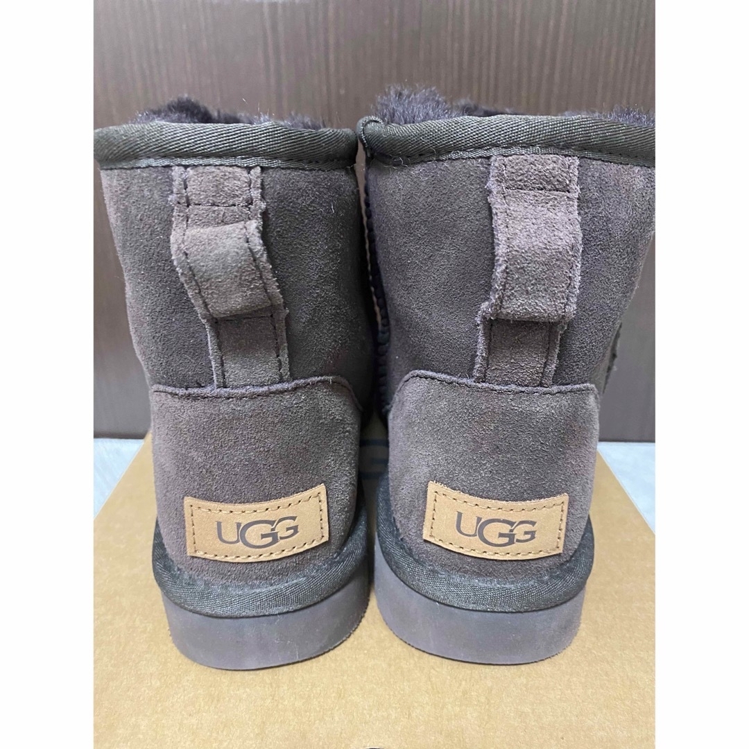 UGG(アグ)の【新品】UGG  23㎝ クラシックミニ ムートンブーツ レディースの靴/シューズ(ブーツ)の商品写真