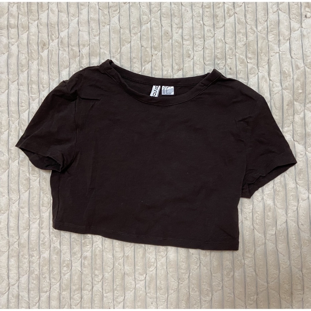 H&M(エイチアンドエム)のショート丈Tシャツ メンズのトップス(Tシャツ/カットソー(半袖/袖なし))の商品写真