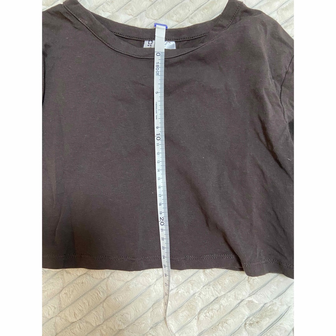 H&M(エイチアンドエム)のショート丈Tシャツ メンズのトップス(Tシャツ/カットソー(半袖/袖なし))の商品写真
