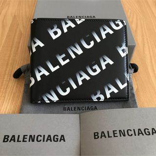 バレンシアガ(Balenciaga)の新品同様　極美品　バレンシアガ　二つ折り財布　札入れ　グラフィックロゴ　黒(折り財布)