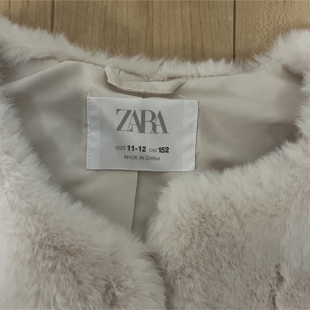 新品タグ付ZARA????エコファーベスト152㎝