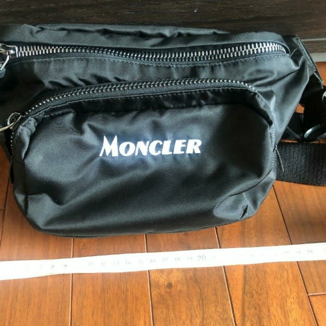 MONCLER(モンクレール)の売りつくし！正規品モンクレールボディーバック！ メンズのバッグ(ボディーバッグ)の商品写真