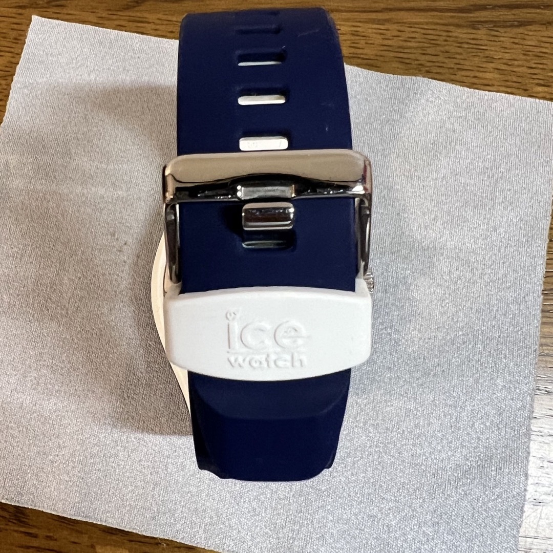 ice watch(アイスウォッチ)の【ジャンク品】ice watch アイスウォッチ 014948 ネイビー メンズの時計(腕時計(アナログ))の商品写真