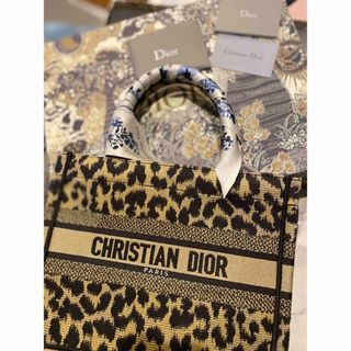 Dior ディオール/BOOK TOTEバッグ　ラージ　レオパード　ベージュ×黒