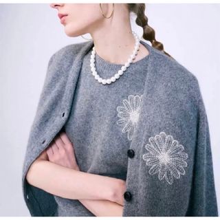 Mardi Mercredi ニットカーディガン　V  グレー　ロゴ刺繍(トレーナー/スウェット)