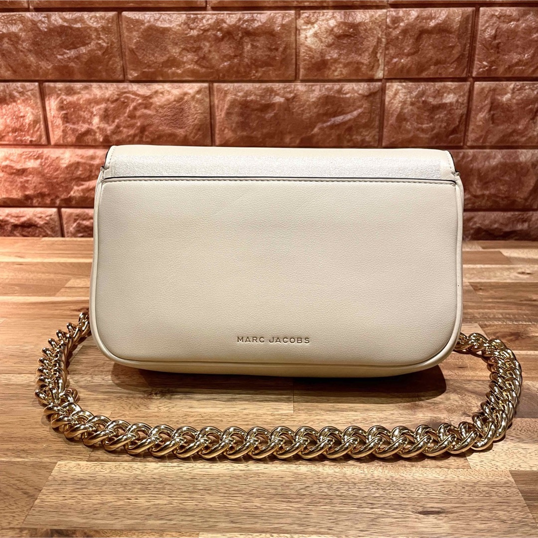 MARC JACOBS   新品未使用MARC JACOBS ザJマークショルダーバッグ