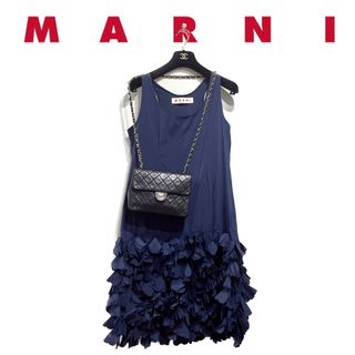 マルニ(Marni)の【MARNI】花モチーフ装飾ワンピース ドレス【マルニ】結婚式　パーティー(ミディアムドレス)