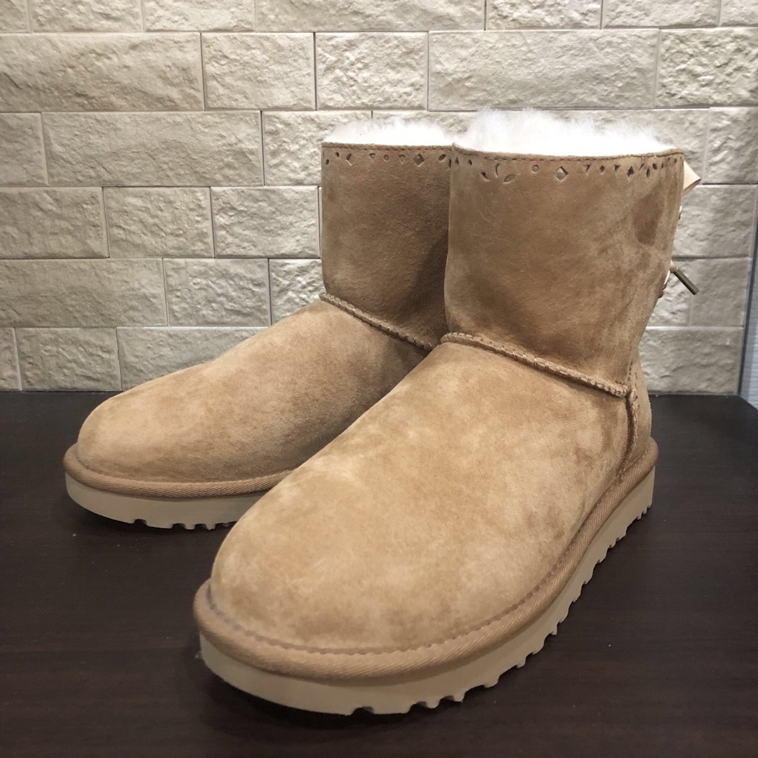 新品未使用 アグ UGG ムートンブーツ 24cm リボン