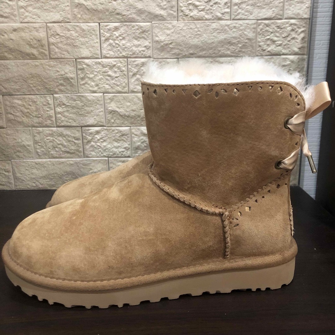 新品未使用 アグ UGG ムートンブーツ 24cm リボン - www.sorbillomenu.com