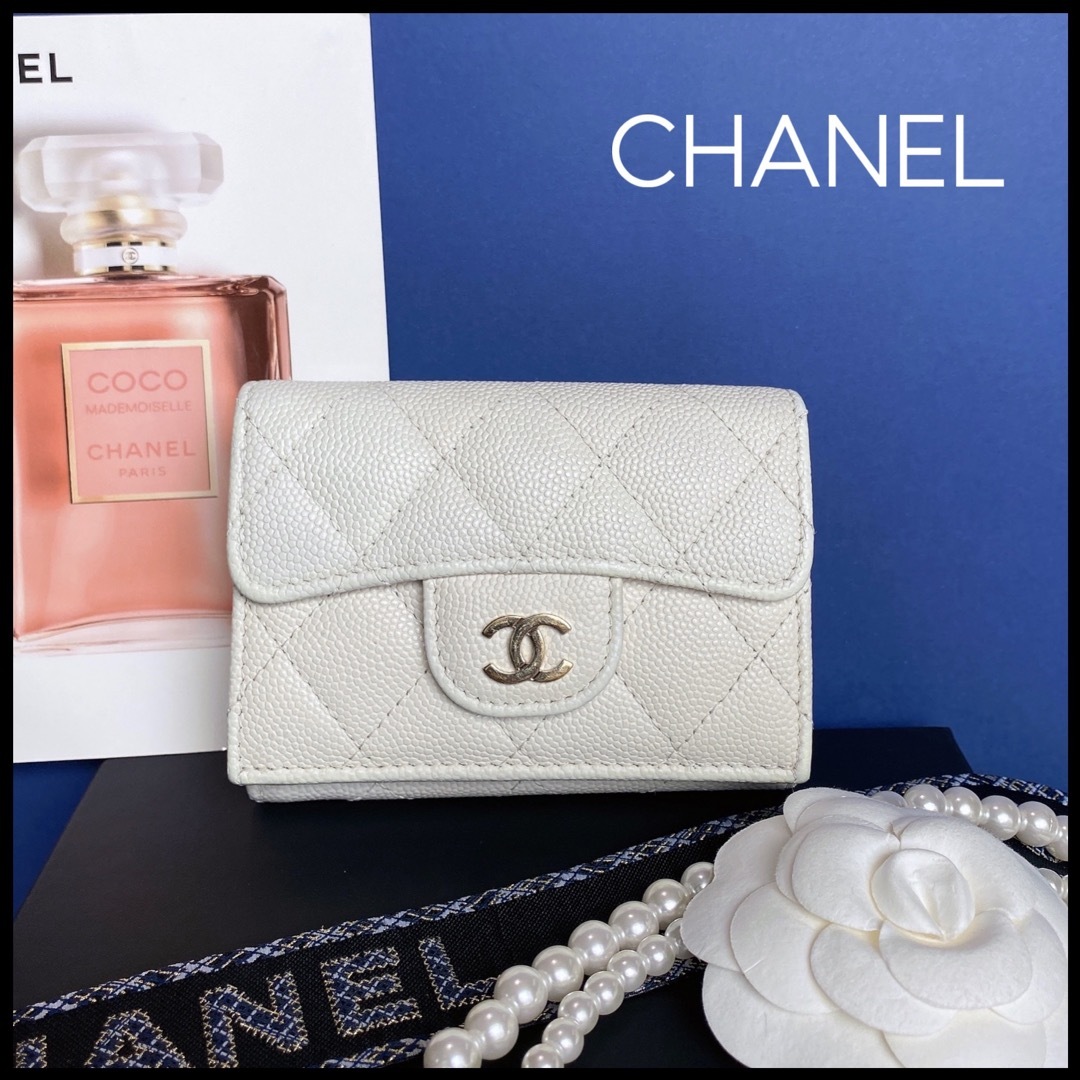 CHANEL - シャネル マトラッセ キャビアスキン 三つ折り財布 白 ...