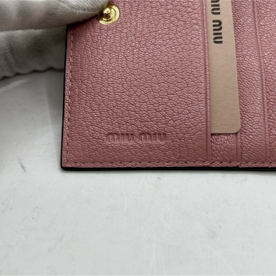 新品 MIU MIU マドラスレザー 二つ折り財布 ハート ゴールド金具 ピンク