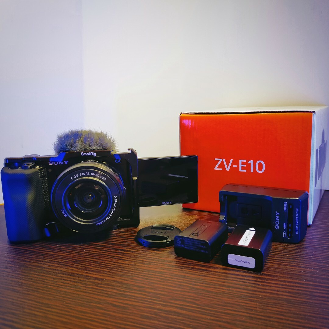 カメラ【本日23時削除！値下不可】ZV-E10ズームレンズ ケージ 充電器 バッテリー