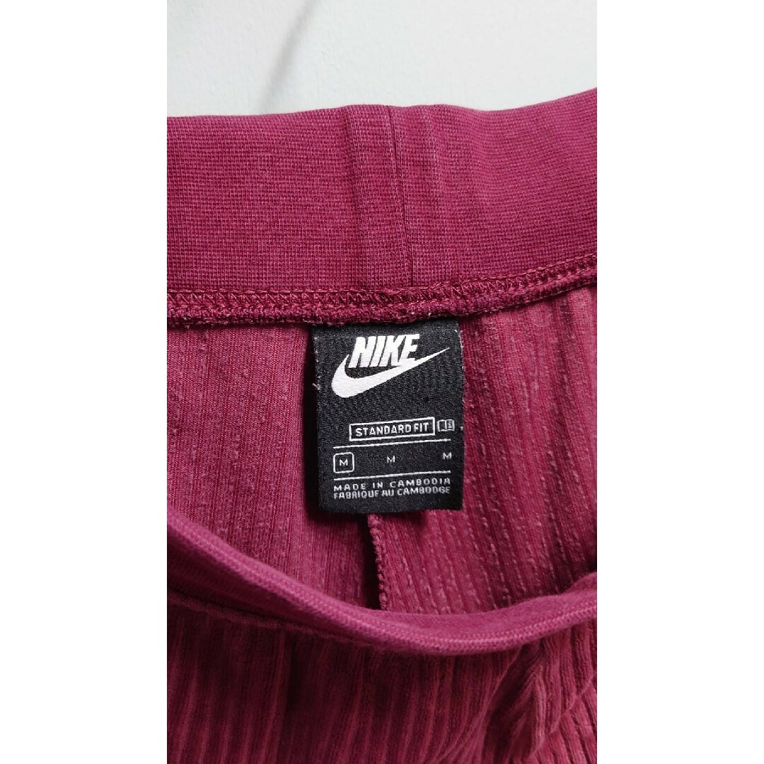 NIKE(ナイキ)のNIKE “Velvet Trousers” 太畝 ベロア イージー パンツ レディースのパンツ(カジュアルパンツ)の商品写真