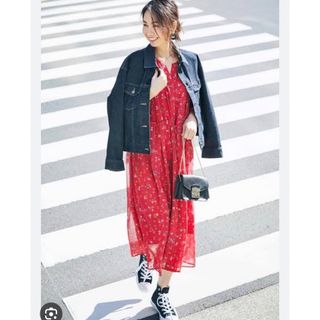 ユニクロ(UNIQLO)のユニクロ　花柄ワンピース(ロングワンピース/マキシワンピース)